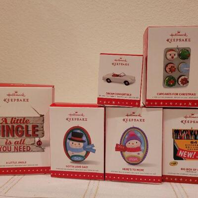 Lot 421: Assorted Hallmark Christmas Ornaments 
