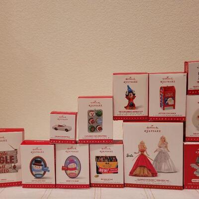 Lot 421: Assorted Hallmark Christmas Ornaments 