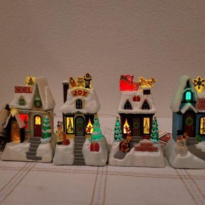 Lot 423: Assorted Synchronized Wireless Holiday Song Homes ALL TESTED A+