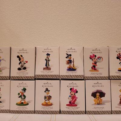 Lot 425: Assorted Hallmark Christmas Ornaments 