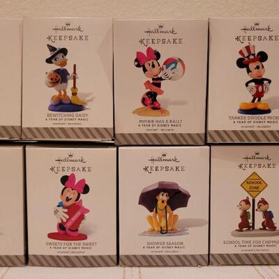 Lot 425: Assorted Hallmark Christmas Ornaments 
