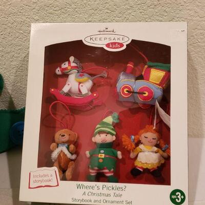 Lot 431: New Hallmark Soft Christmas Tree & 1 box of Soft Ornaments 