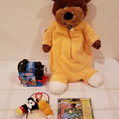 Lot 447: NEW Child's Gift Lot