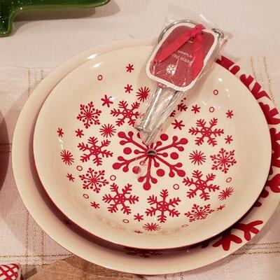 Lot 448: NEW Holiday Kitchen Cheer Lot