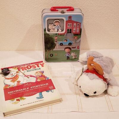Lot 453: NEW Child's Gift Lot 