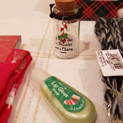 Lot 455:  NEW Ladies Gift Lot 