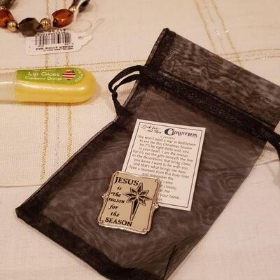 Lot 456:  NEW Gift Lot 