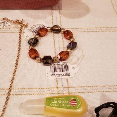 Lot 456:  NEW Gift Lot 