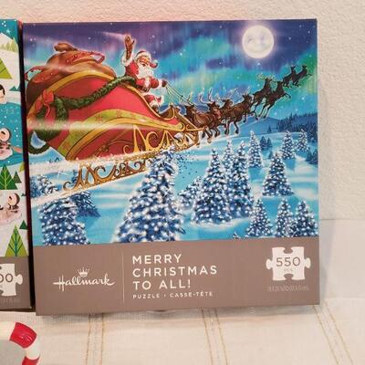 Lot 459:  NEW 2 Puzzles & 2 Mugs