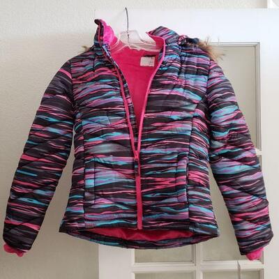 Lot 460: NEW Girls Size 10/12 Coat