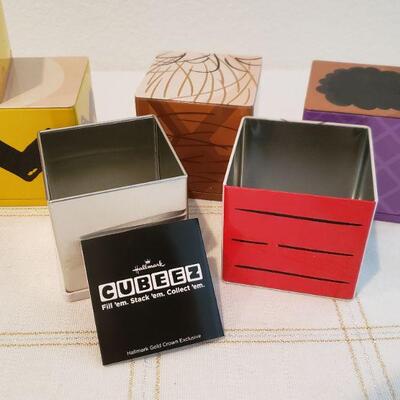 Lot 470: NEW Charlie Brown and Gang Cubeez
