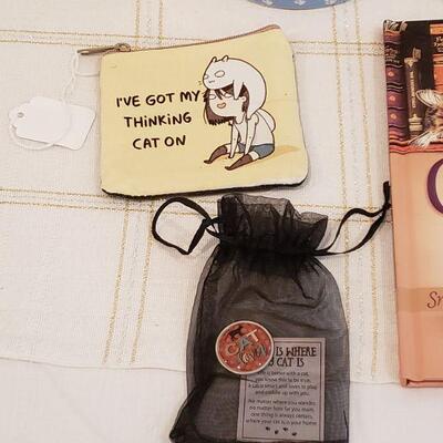 Lot 473: NEW Cat Enthusiast Gift Lot