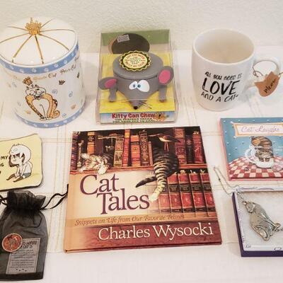 Lot 473: NEW Cat Enthusiast Gift Lot