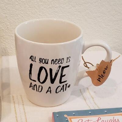 Lot 473: NEW Cat Enthusiast Gift Lot