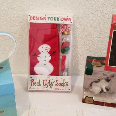 Lot 475: New Gift Lot