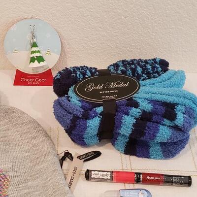 Lot 475: New Gift Lot