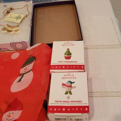 Lot 479: NEW Gift Lot