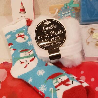 Lot 479: NEW Gift Lot