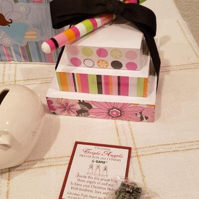 Lot 482: NEW Gift Lot