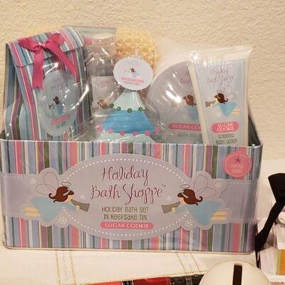 Lot 482: NEW Gift Lot