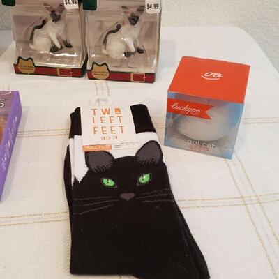 Lot 476: NEW Cat Enthusiast Gift Lot