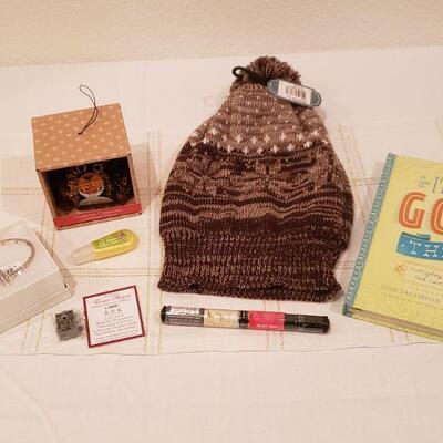 Lot 487:  NEW Gift Lot