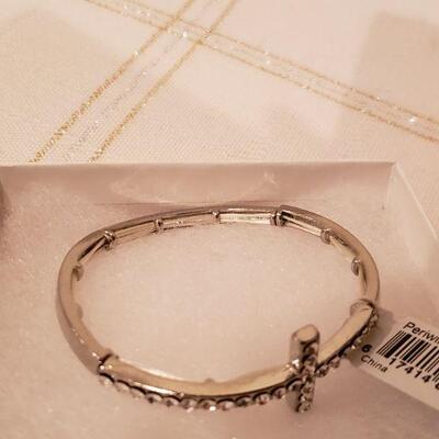 Lot 487:  NEW Gift Lot