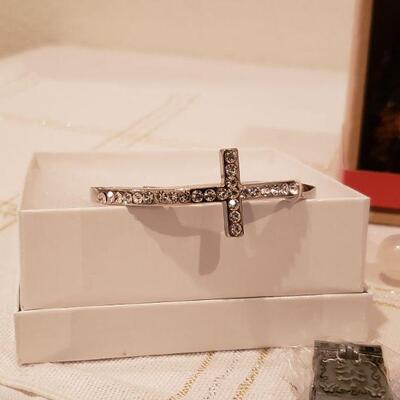 Lot 487:  NEW Gift Lot