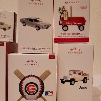 Lot 492: Assorted Hallmark Christmas Ornaments 