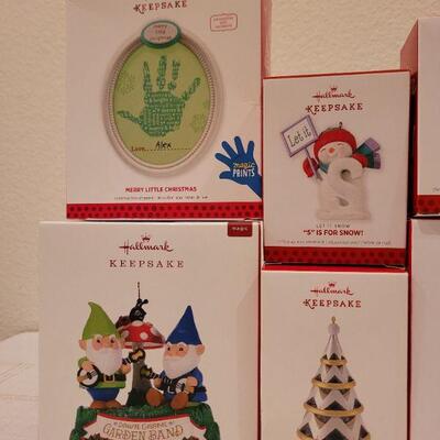Lot 493: Assorted Hallmark Christmas Ornaments 
