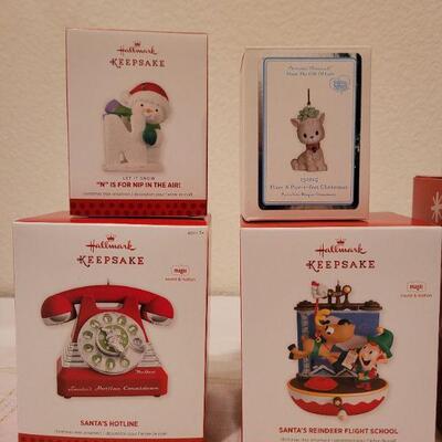 Lot 497: Assorted Hallmark Christmas Ornaments 