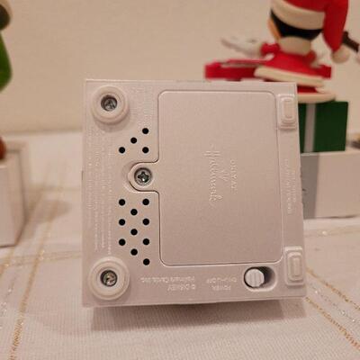 Lot 498: Group of Disney Wireless Christmas Music Group TESTED A+