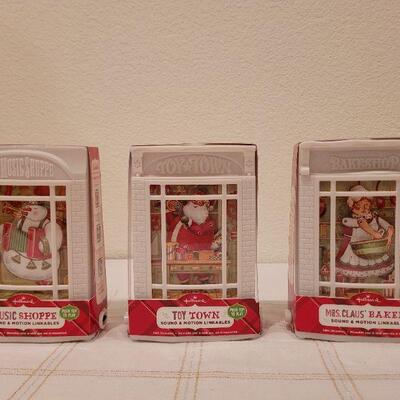 Lot 499: Group of (3) Unused HALLMARK Table Christmas Synchronized Window Scenes (all need new batteries) 