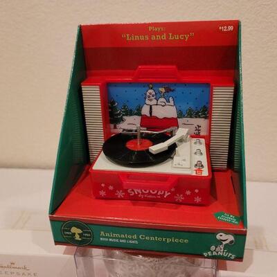 Lot #500: Group of HALLMARK Collectibles - Player needs battery