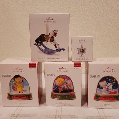 Lot 510: Assorted Hallmark Christmas Ornaments 