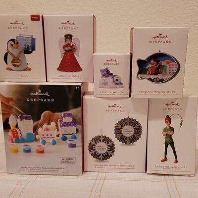 Lot 511: Assorted Hallmark Christmas Ornaments 