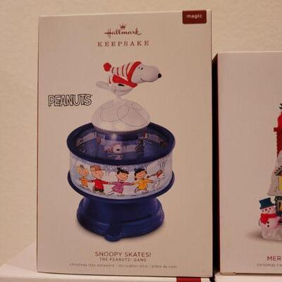 Lot 512: Assorted Hallmark Christmas Ornaments 