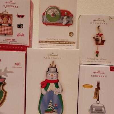 Lot 513: Assorted Hallmark Christmas Ornaments 