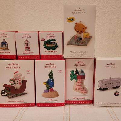 Lot 514: Assorted Hallmark Christmas Ornaments 