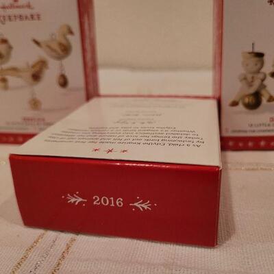 Lot 515: Hallmark 12 Days of Christmas Ornaments Full Set