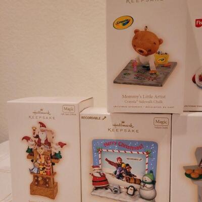 Lot 517: Assorted Hallmark Christmas Ornaments 