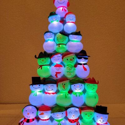 Lot 527: Stackable Singing Tree LED color changing Tower of Christmas TESTED A! 