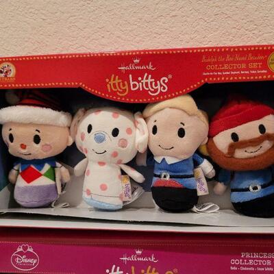 Lot 532: Assorted Hallmark ITTY BITTY Sets (2)