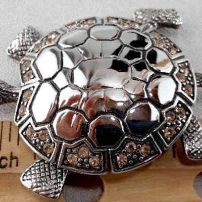Silvertone Turtle Pin