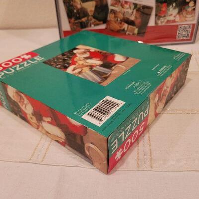 Lot 538: (2) Vintage NEW SEALED Christmas Puzzles