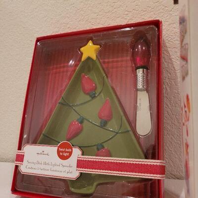 Lot 542: Assorted Christmas Deco