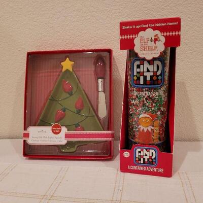 Lot 542: Assorted Christmas Deco