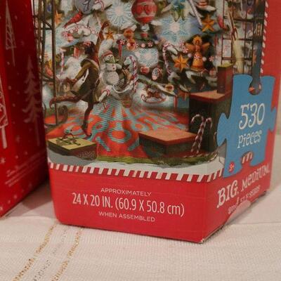 Lot 545: Assorted Hallmark Christmas Collectibles