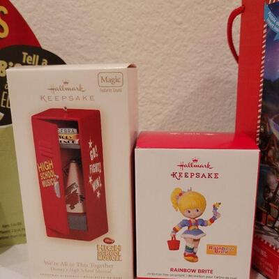 Lot 545: Assorted Hallmark Christmas Collectibles