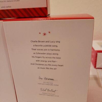 Lot 550: Assorted Hallmark Christmas Ornaments 